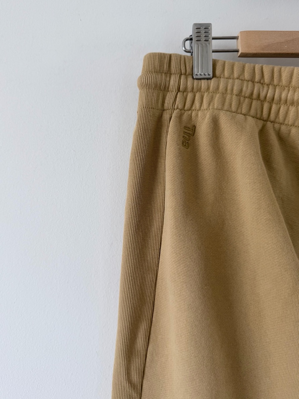 Aritzia TNA CozyAF Fleece Joggers Beige High Rise Sweatpants Women’s Large - Picture 4 of 9